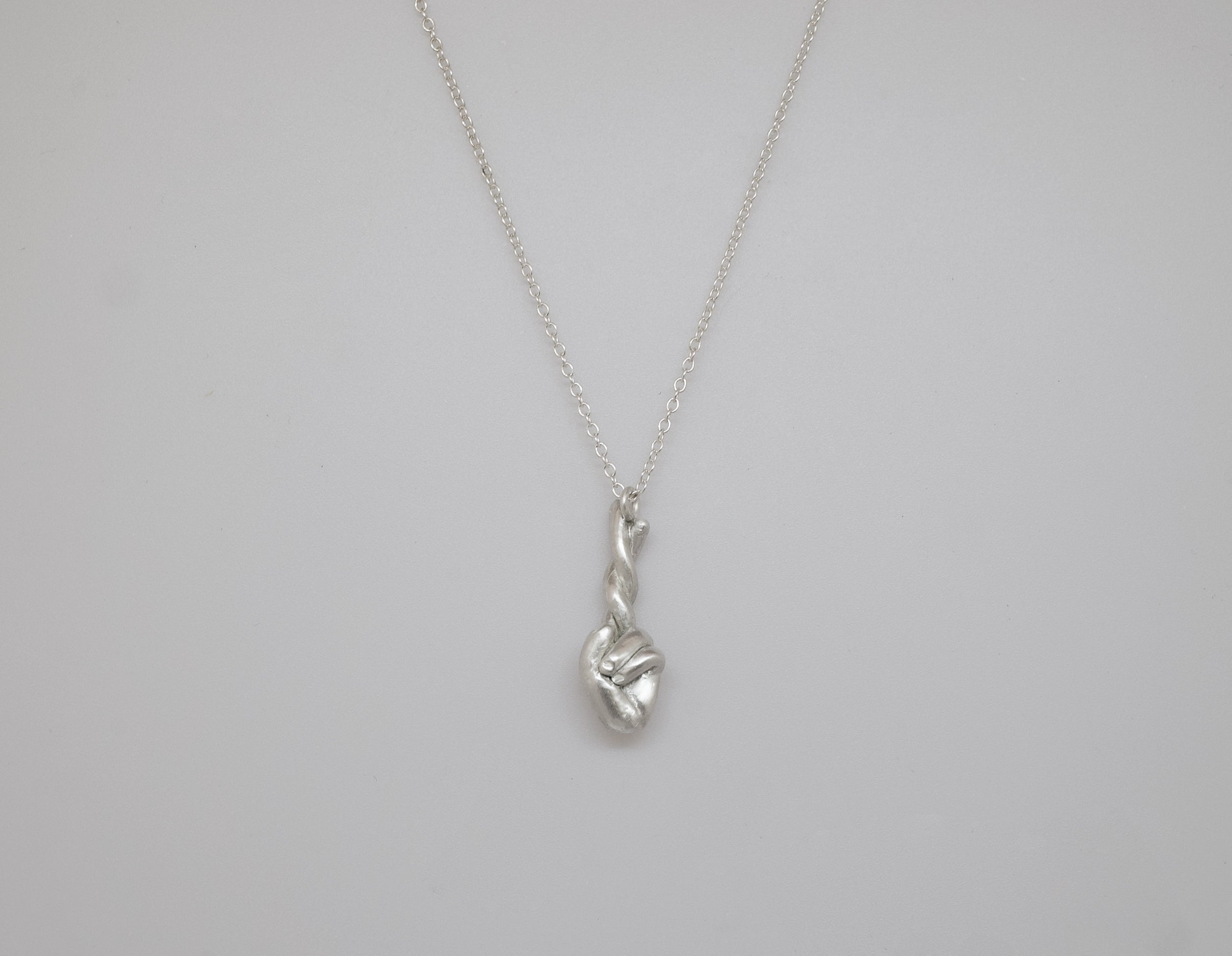 collier Finger Crossed