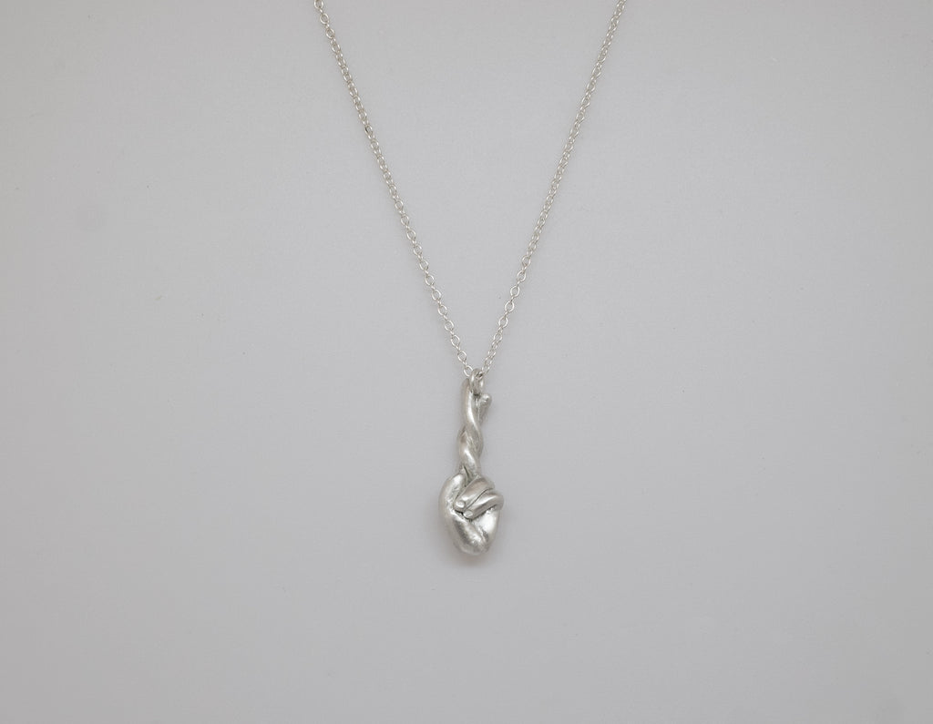 collier Finger Crossed