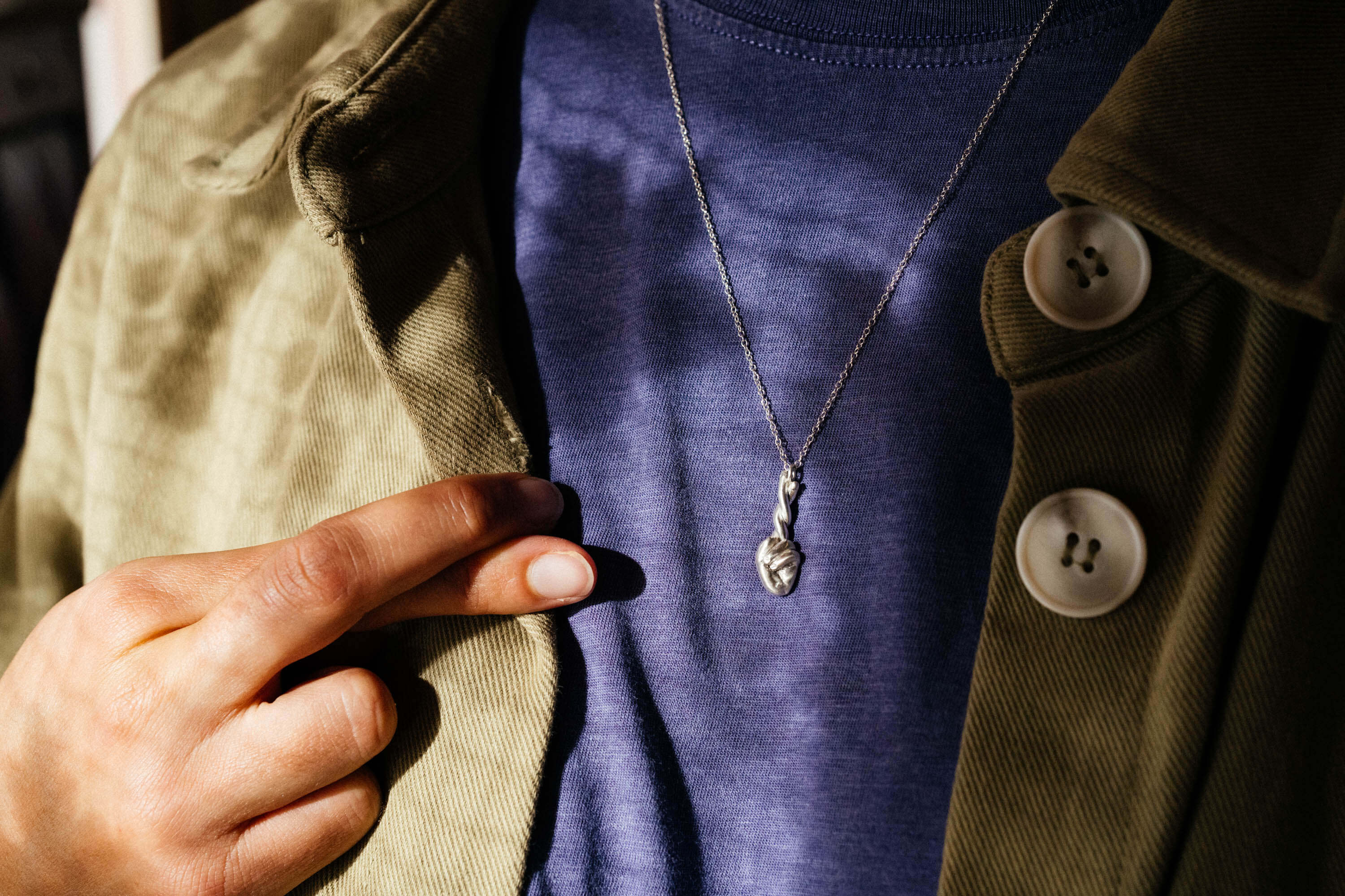 collier Finger Crossed