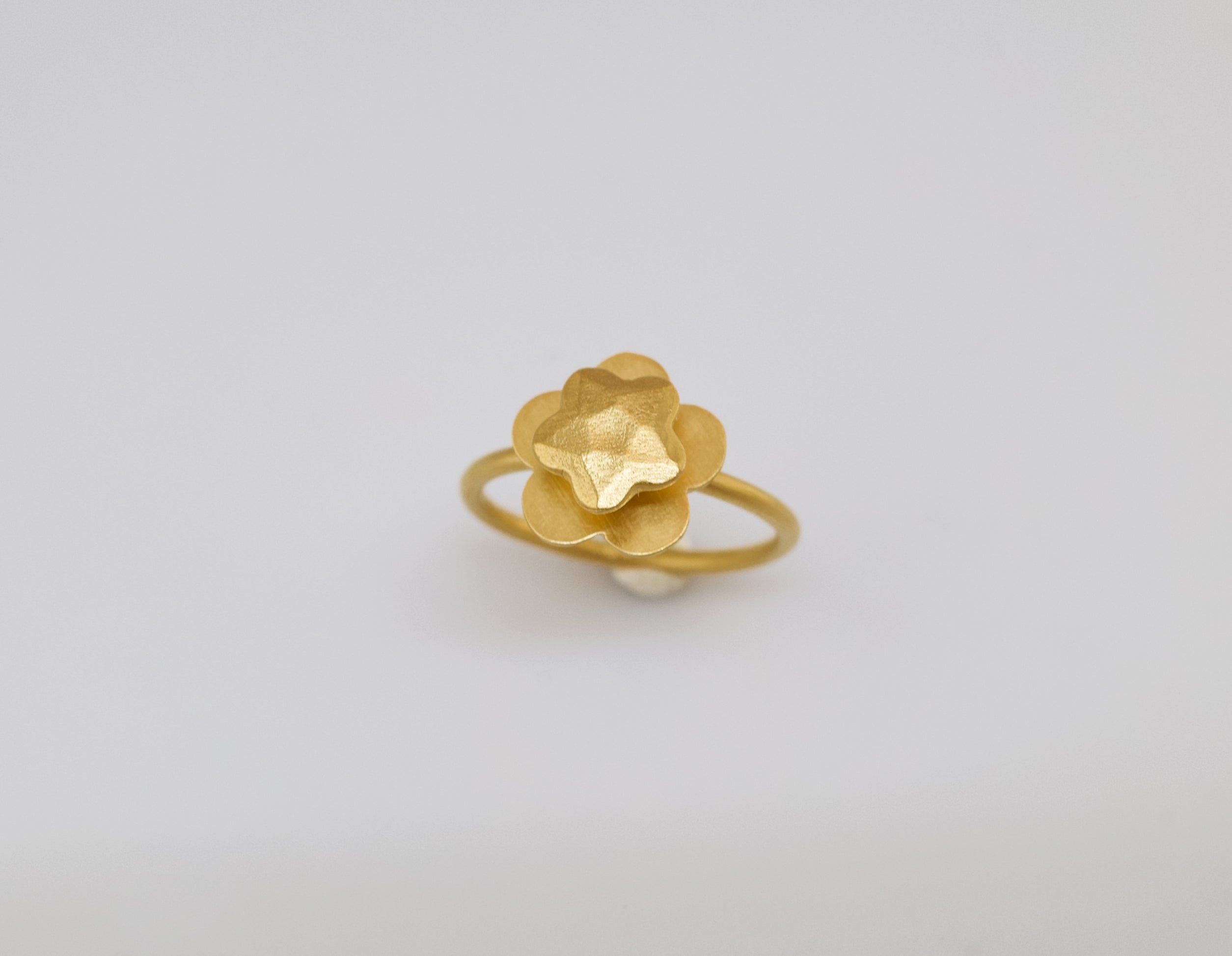 bague Surprise Fleur dorée